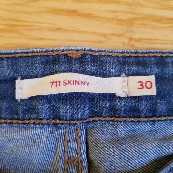 Women's Levi's 711 Medium Wash Skinny Denim Jeans Size 30 - Picture 4 of 12